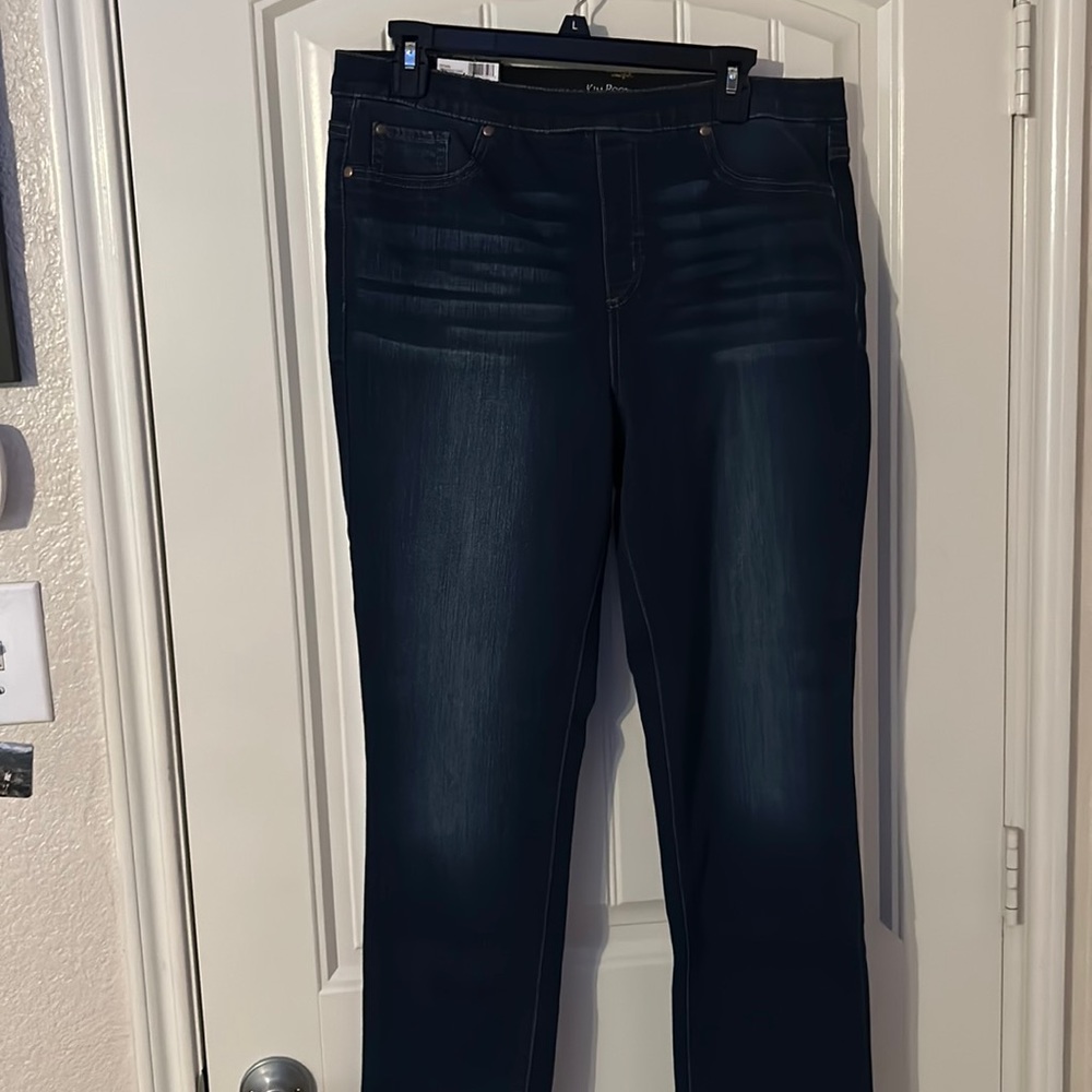 Women’s jeans. Never worn!